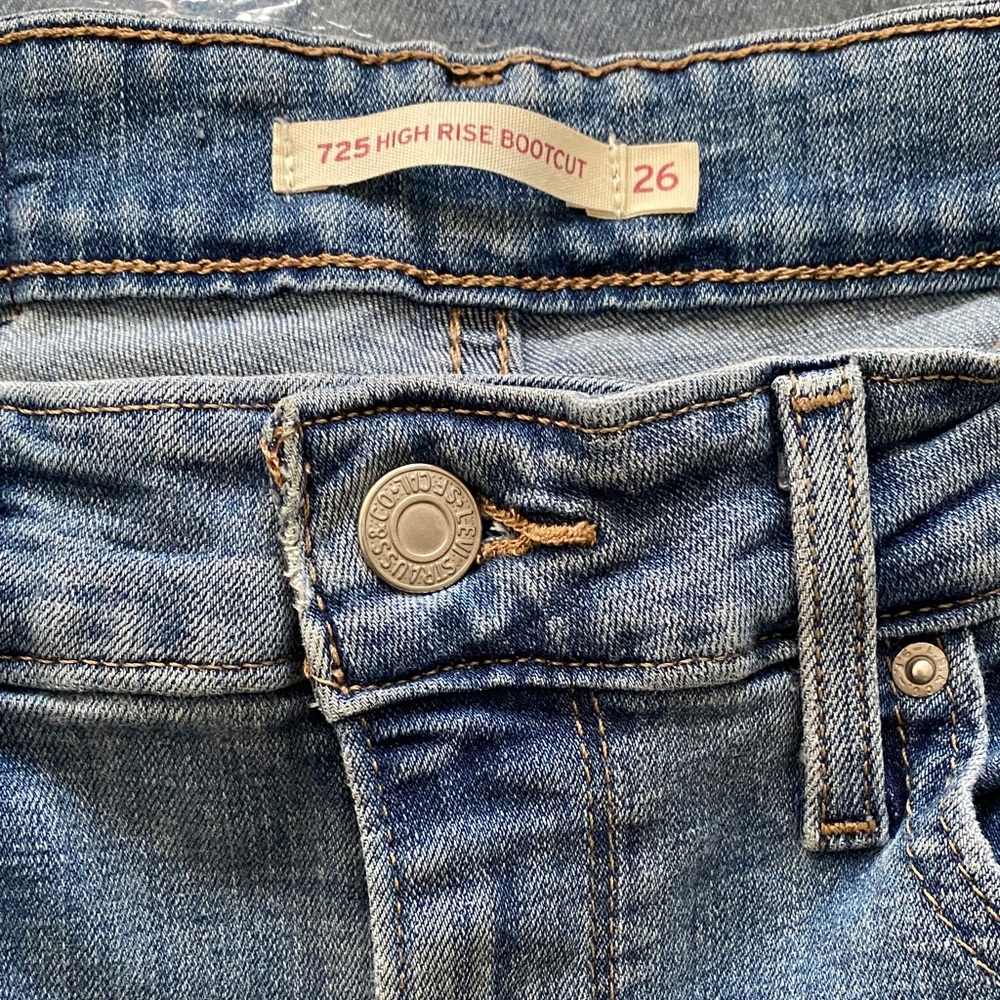 Levi's Classic 725 Bootcut Denim Jeans